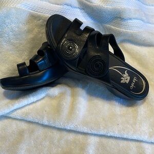 Dansko slides size 39